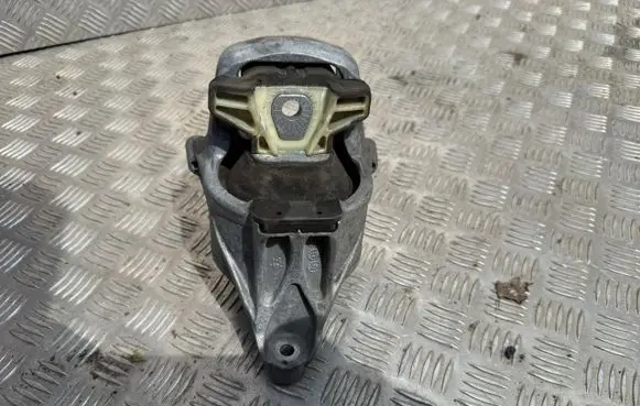Audi A4 S4 B9 8W Engine mount bracket 8W0199372DB 8W0199372