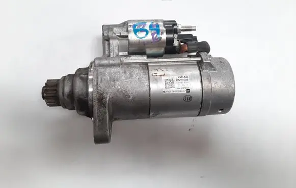 Volkswagen Golf VII Starter motor 02M911024B