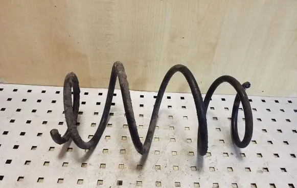 Toyota Auris E180 Front coil spring