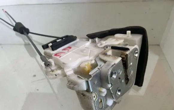 Subaru Forester SH Rear door lock 0822