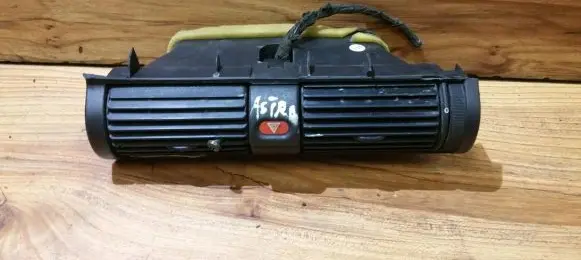 Opel Astra G Dash center air vent grill
