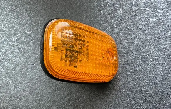 Nissan Terrano Front indicator light B616055G00