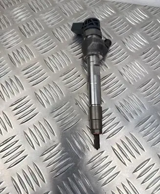 BMW 2 F45 Fuel injector 0445110613 8514146 0445110
