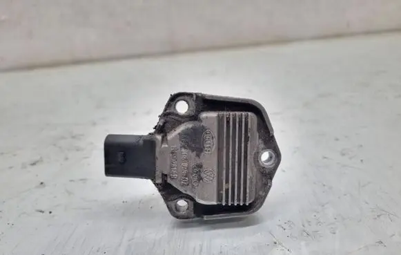 Volkswagen PASSAT B5 Oil level sensor 1J0907660B