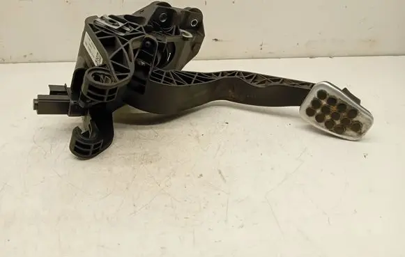 Ford Fiesta Clutch pedal AY117B633 00523749 052374913