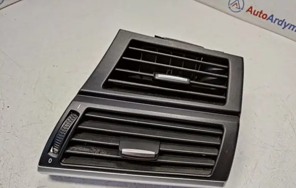 BMW X5 E70 Dashboard side air vent grill/cover trim 9227768 64229227768 64227161804