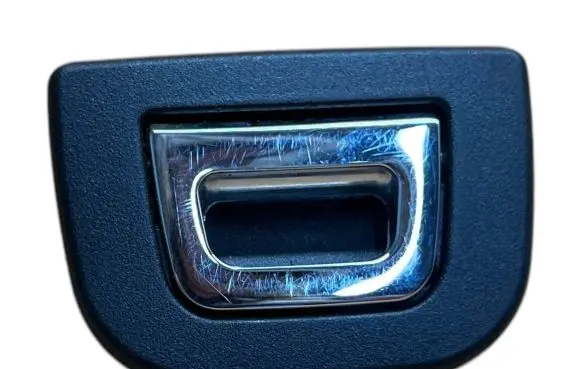 BMW 5 F10 F11 Tie down hook / loop 7193695