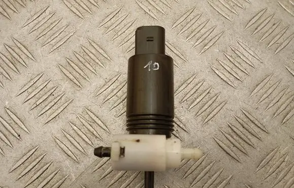 Mercedes-Benz GLS X166 Windscreen/windshield washer pump 1006671