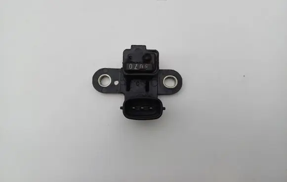 Mitsubishi Carisma Crankshaft position sensor J5T20171