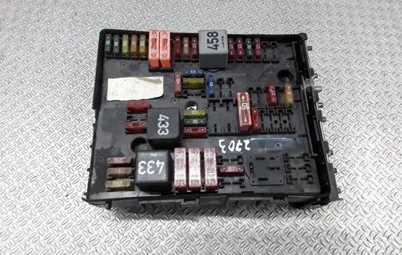 Volkswagen Golf V Fuse module 1K0937124K