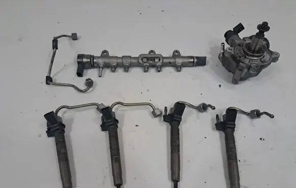 BMW X1 F48 F49 Fuel injectors set 8472283 8597648
