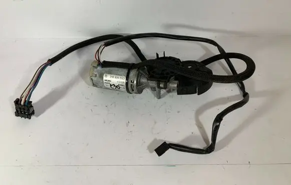 Mercedes-Benz E W210 Seat adjustment motor A2108202142
