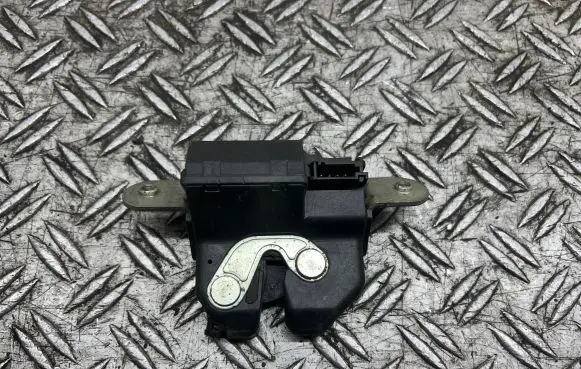Opel Corsa D Tailgate lock latch 55701971