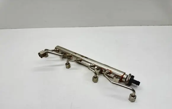 BMW 8 G15 Fuel main line pipe 7852402