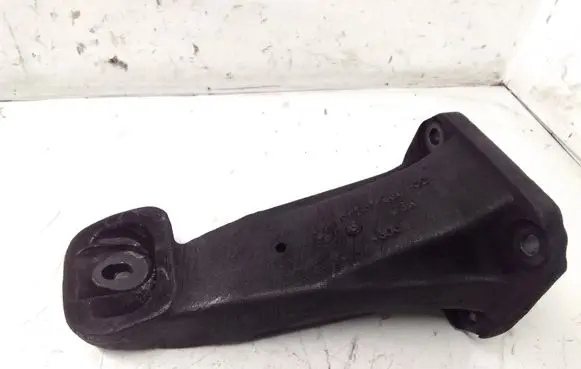 BMW X5 E53 Engine mounting bracket 6761564