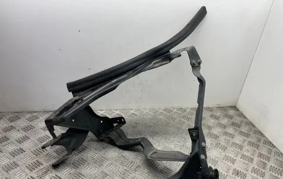 Mercedes-Benz C W204 Headlight/headlamp mounting bracket A2046200191 204626044 204620593