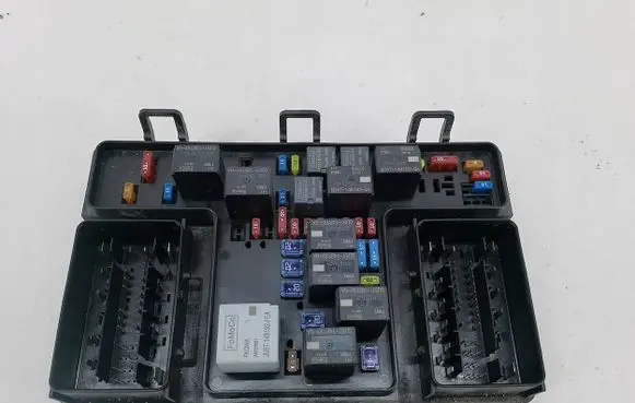 Ford Ranger Fuse box set LB3T-14D068-CB