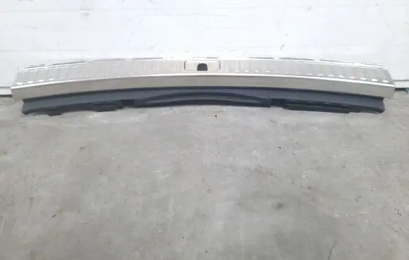 Trunk/boot sill cover protection