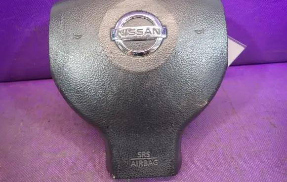 Nissan Versa Steering wheel airbag 2417643