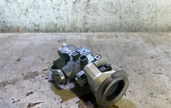 Subaru Forester SH Ignition lock 88215AG000 8Y13 X1T25971
