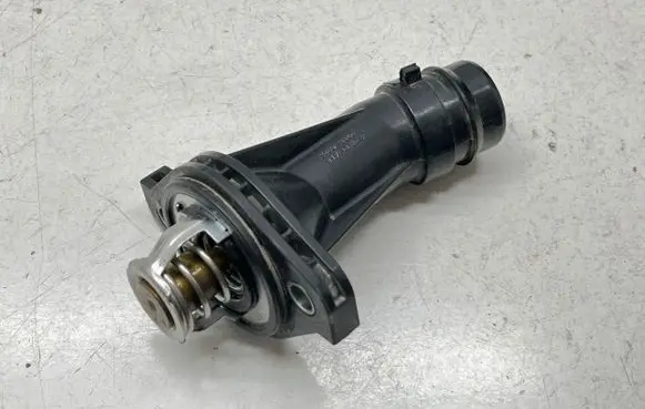 Hyundai Tucson TL Thermostat housing 256312B056