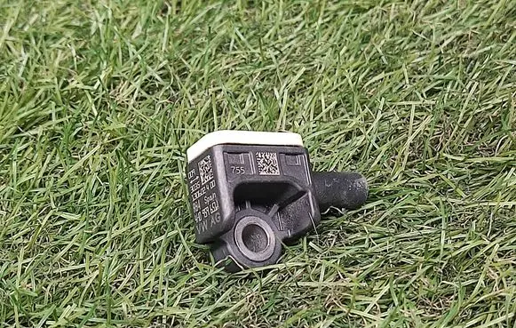 Audi A6 S6 C7 4G Airbag deployment crash/impact sensor 4H0959651A