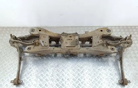 Toyota Avensis T270 Rear subframe 