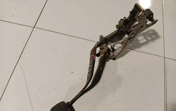 Toyota Auris 150 Brake pedal 