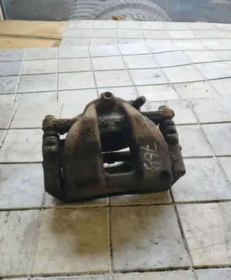 Honda CR-V Front brake caliper