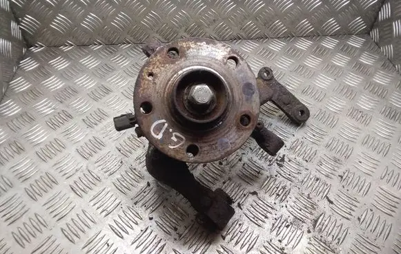 Rear wheel hub