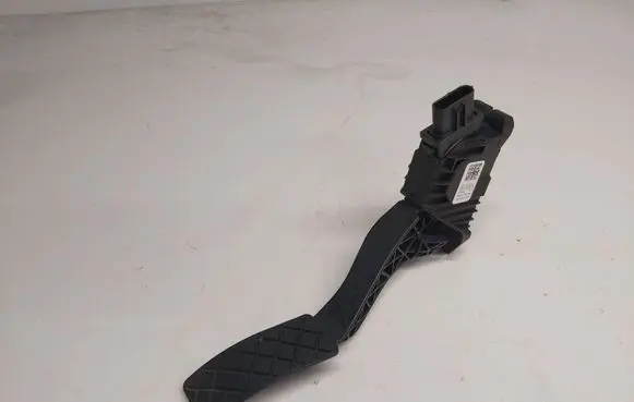 Volkswagen Golf Sportsvan Accelerator throttle pedal 5Q1723503J 6PV010621