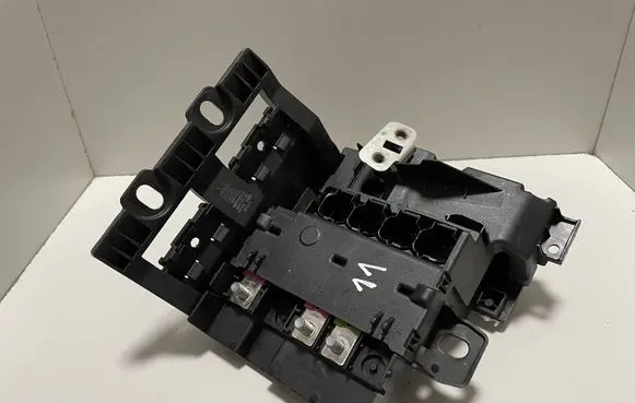 BMW X4 G02 Current control relay 6841701