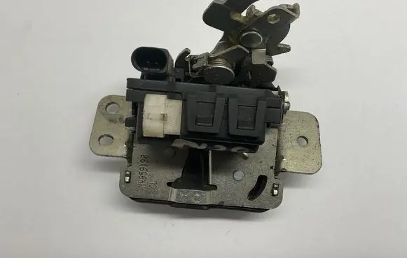 Mitsubishi Colt Tailgate/trunk/boot lock/catch/latch MR959190