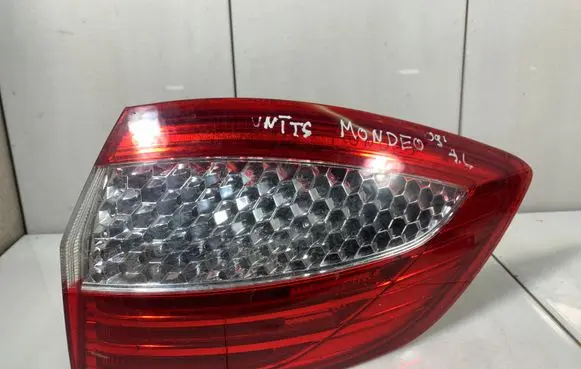 Ford Mondeo MK IV Rear/tail lights 7S7113404B