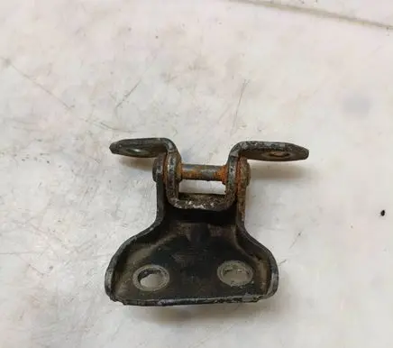 Nissan Primera Front door upper hinge 