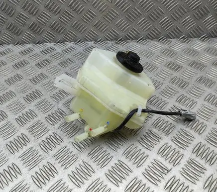 Toyota Prius+ (ZVW40) Brake fluid reservoir 4722047070