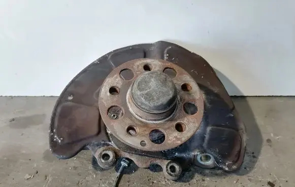 Mercedes-Benz E W212 Front wheel hub 21224