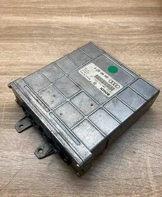 Audi A4 S4 B5 8D Engine control unit/module ECU 8D0907557B 0261203554 VAG