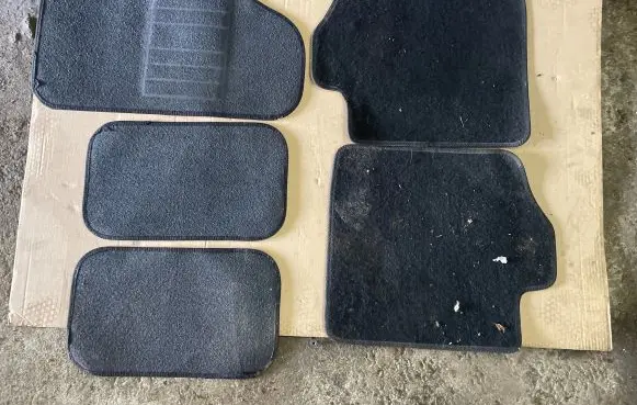 Nissan Juke I F15 Car floor mat set 