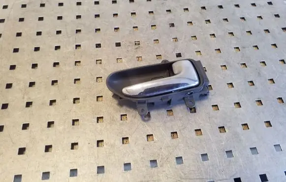 Nissan X-Trail T31 Front door interior handle
