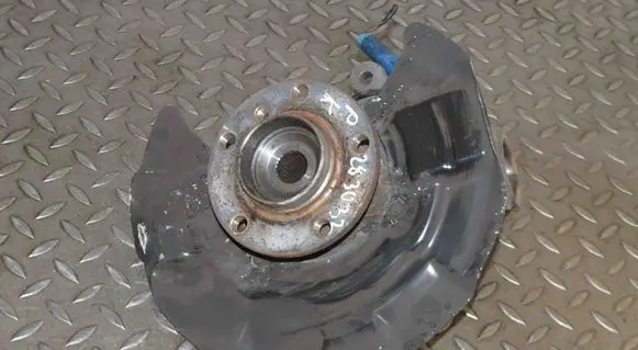 Front wheel hub