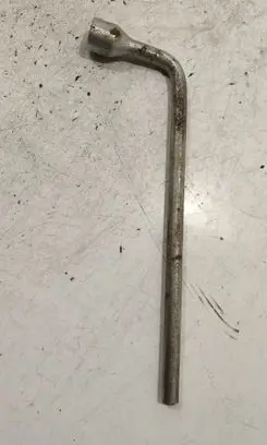 Mercedes-Benz S W221 Wheel nut wrench 