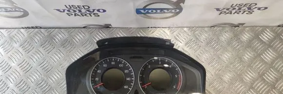 Volvo XC60 Speedometer (instrument cluster) 31270905