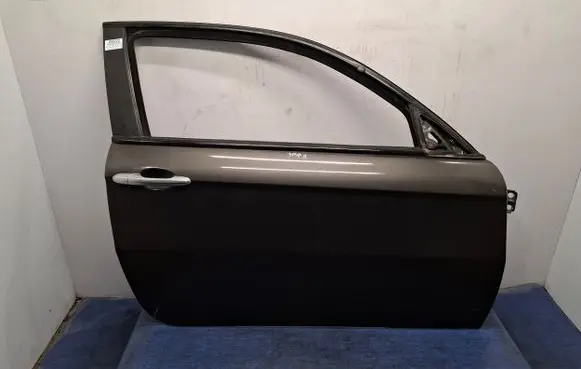 Alfa Romeo 147 Front door