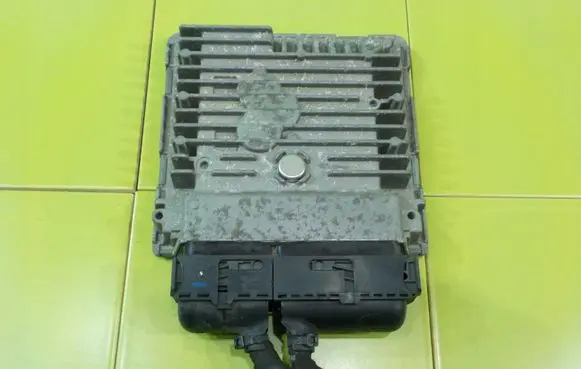 Volkswagen Golf Plus Engine control unit/module 03L906023DQ