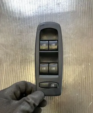Renault Koleos I Electric window control switch 25401JY00A 1718RHD