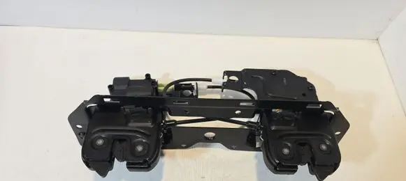 Opel Cascada Seat back rest lock catch 110816