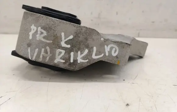 MG ZS Engine mount bracket P10884498
