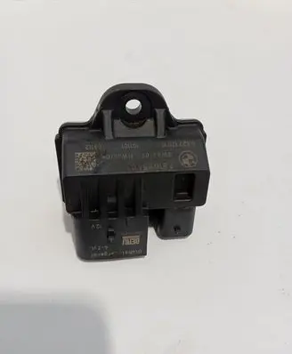 BMW 5 F10 F11 Glow plug pre-heat relay 781085603 0522120103