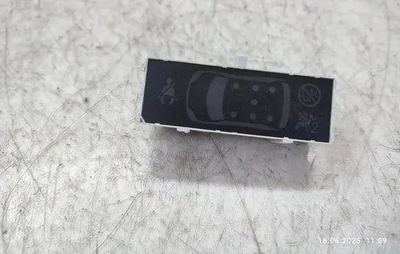 Peugeot 5008 Seat belt warning relay 9664702780